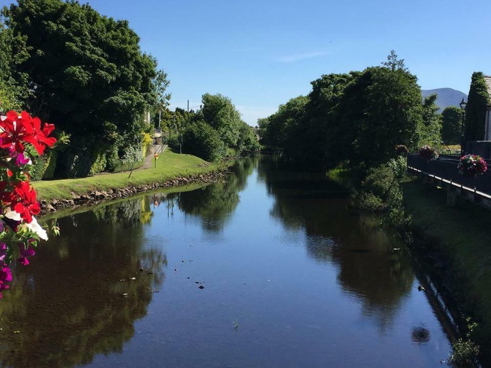 Thistledown - Ballina - Crossmolina - County Mayo - Sleeps 8 - Sister Property To Inglewood Extérieur photo